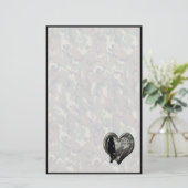 カモフラージ恋しく思ハート – 女性の男性(文字付き) 便箋 (スタンド正面)