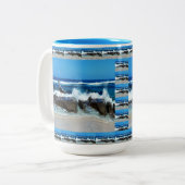 カモメのビーチ岩 ツートーンマグカップ (正面左)