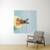 カヤックの上にフランスの立っている大人の茶色のブルドッグ タペストリー (インサイチュ(横))