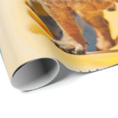 カヤックの上にフランスの立っている大人の茶色のブルドッグ ラッピングペーパー (ロールコーナー)