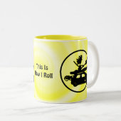 カヤック自転車の車 – 私は転が! ツートーンマグカップ (正面右)