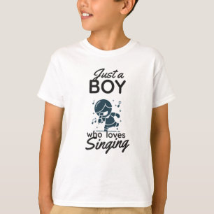 カラオケ歌手の歌が好きな少年 Tシャツ