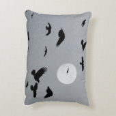 カラスが飛ぶにつれて アクセントクッション (裏面(縦))