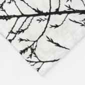 カラスと木の白黒ゴシック風景 フリースブランケット (角)