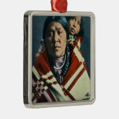 カラスのインディアンマドンナおよび子供 メタルオーナメント (右)