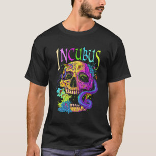 カラスの離れスカルの朝と花の景色 Tシャツ