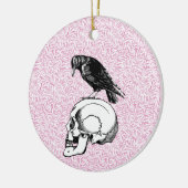 カラスまたはカラスとスカルハロウィーンピンクとブラック セラミックオーナメント (左)