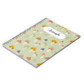 カラフルきのこ模様 – 名前をカスタムする ノートブック (左側)