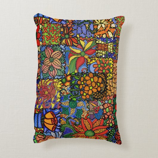 カラフルでお洒落でファンキーな花のパッチワークパターン アクセントクッション (裏面(縦))