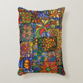 カラフルでお洒落でファンキーな花のパッチワークパターン アクセントクッション (正面(垂直))