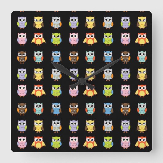 カラフルでかわいいフクロウの柄 スクエア壁時計 (正面)