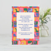 カラフルでアーティスティックなモダンな赤い形の誕生日パーティー 招待状 (スタンド正面)