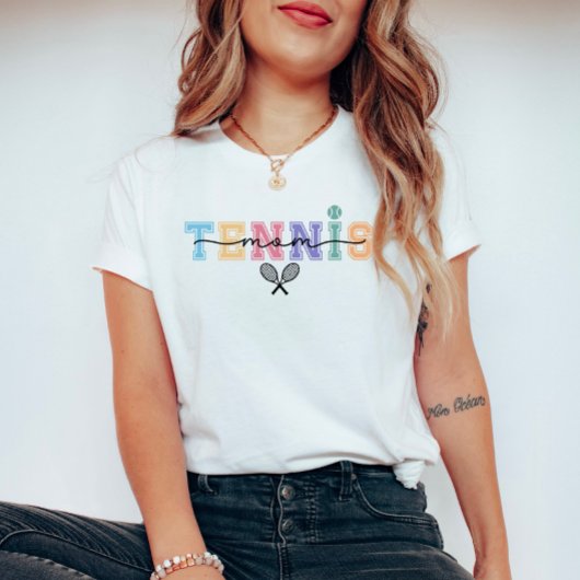 カラフルでキュートなテニスママ Tシャツ