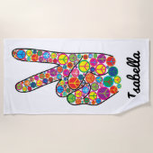 カラフルでパーソナライズなピースサイン手 ビーチタオル (正面)