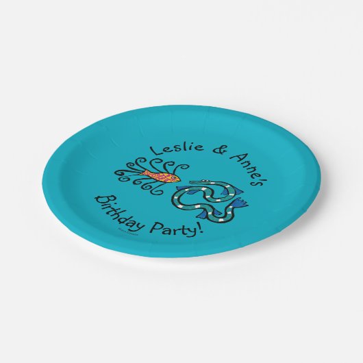 カラフルで図解入りの、写真付きのな魚の友人 ペーパープレート (アングル)