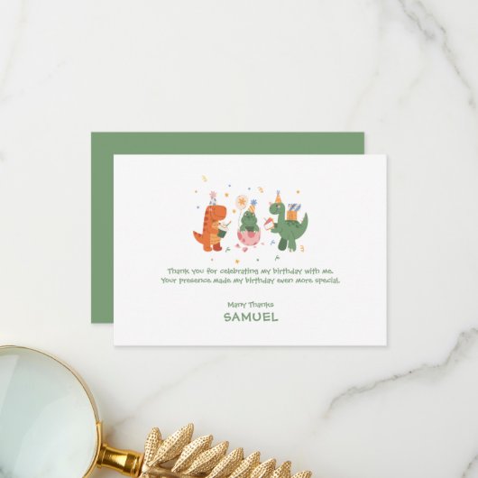 カラフルで子供っぽい恐竜のキッズ誕生日 サンキューカード (正面/裏面インサイチュ)