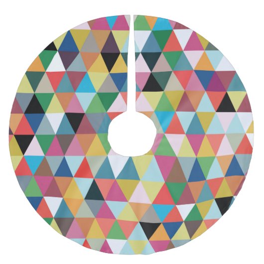 カラフルで幾何学的でパターン(の模様が)あるなクリスマスツリーのスカート ブラッシュドポリエステルツリースカート (正面)