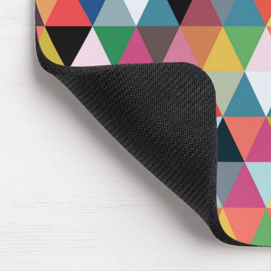 カラフルで幾何学的な三角形のパターン(の模様が)あるなマウスパッド マウスパッド (コーナー)