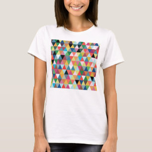 カラフルで幾何学的な三角形のパターン(の模様が)あるなTシャツ Tシャツ