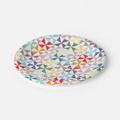 カラフルで幾何学的な風車 ペーパープレート (アングル)