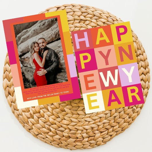 カラフルで楽しいタイポグラフィー おめでとう 2025年 最新トレンド シーズンカード