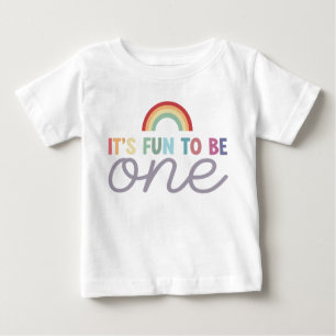 カラフルで楽しい1歳の誕生日を迎えた女の子 レインボー ベビーTシャツ