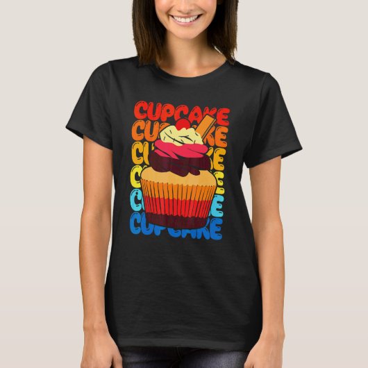 カラフルで甘いカップケーキを焼く Tシャツ (正面)