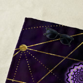 カラフルで白熱［赤熱］光を放つなチャクラ ビーチタオル (インサイチュ)