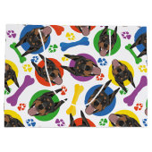 カラフルで、よくはしゃぐなドーベルマン犬 ラージペーパーバッグ (裏面)