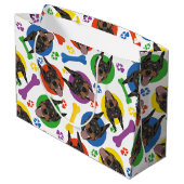 カラフルで、よくはしゃぐなドーベルマン犬 ラージペーパーバッグ (裏面アングル)
