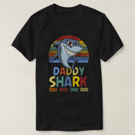 カラフルなお父さんの大きい鮫 Tシャツ