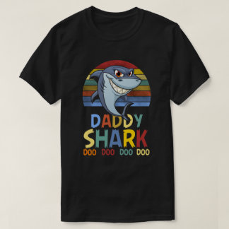 カラフルなお父さんの大きい鮫 Tシャツ
