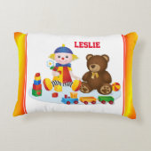 カラフルなぬいぐるみ人形とテディベア  オーダーメイドのベビー寝室 アクセントクッション (裏面)