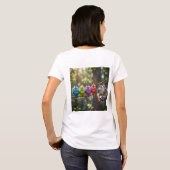 カラフルなふわふわの鳥 Tシャツ (裏面フル)