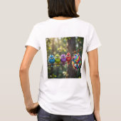 カラフルなふわふわの鳥 Tシャツ (裏面)
