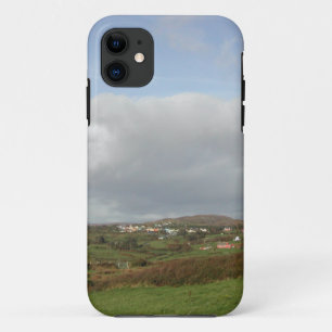 カラフルなアイルランドの村場面 iPhone 11 ケース