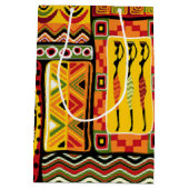 カラフルなアフリカパターンプリントのコラージュ ミディアムペーパーバッグ (裏面)