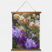カラフルなアヤメの庭の花 吊り下げ型タペストリー (正面)