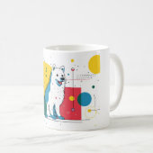 カラフルなアート空間に座るかわいい犬 コーヒーマグカップ (正面右)