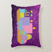 カラフルなイースターエッグ及び紫色のフェイクなグリッター蝋燭の アクセントクッション (正面(垂直))