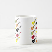 カラフルなウクレレは音楽を模造します コーヒーマグカップ (中央)