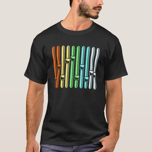 カラフルなオーディオエンジニアサウンドVUメーター Tシャツ (正面)