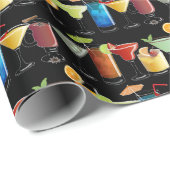 カラフルなカクテルが黒い包装紙の上にある ラッピングペーパー (ロールコーナー)