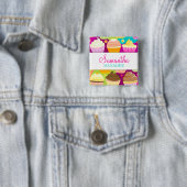 カラフルなカップケーキの名前入りの記章 缶バッジ (インサイチュ)