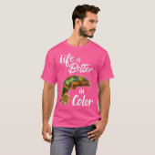 カラフルなカメレオンの人生はもっと楽しい Tシャツ (正面フル)