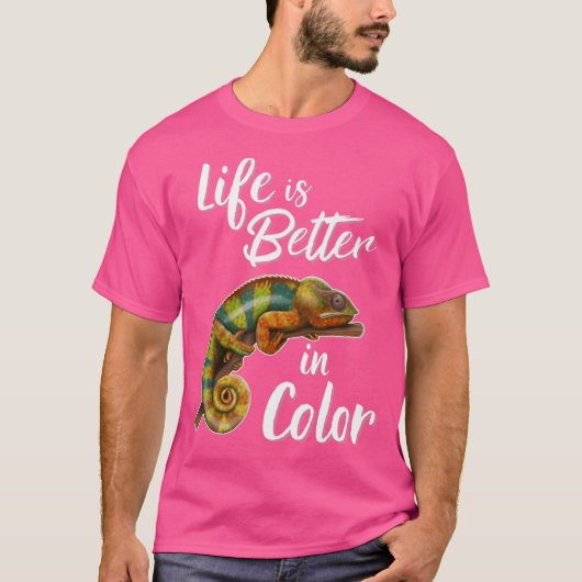 カラフルなカメレオンの人生はもっと楽しい Tシャツ (正面)