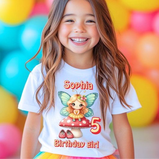 カラフルなキノコの妖精のチョウチョの誕生日  Tシャツ