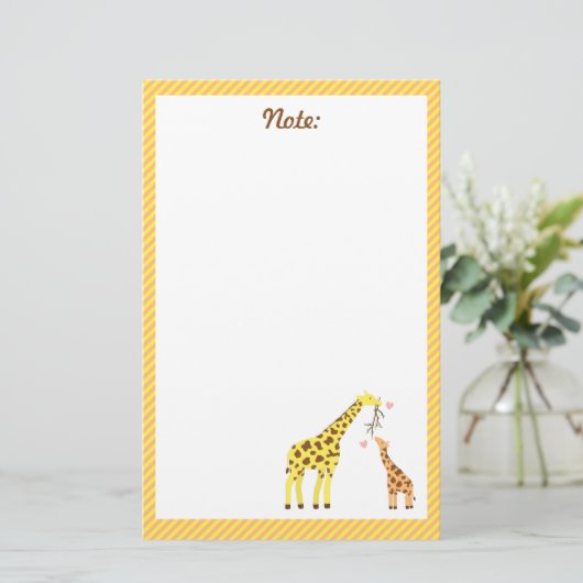 カラフルなキリンのお母さんおよび子供へベビーの子牛 便箋 (スタンド正面)