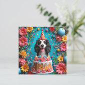 カラフルなケーキで誕生日を祝う幸せな犬 招待状 (スタンド正面)