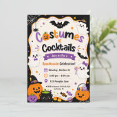 カラフルなコスチュームとカクテルのハロウィンパーティー 招待状 (スタンド正面)